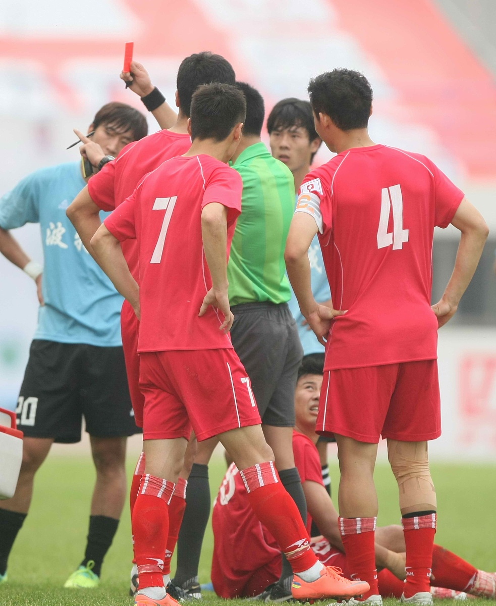 泰国队鏖战丹麦队,桃田贤斗点燃赛场 泰国队鏖战丹麦队,桃田贤斗点燃赛场