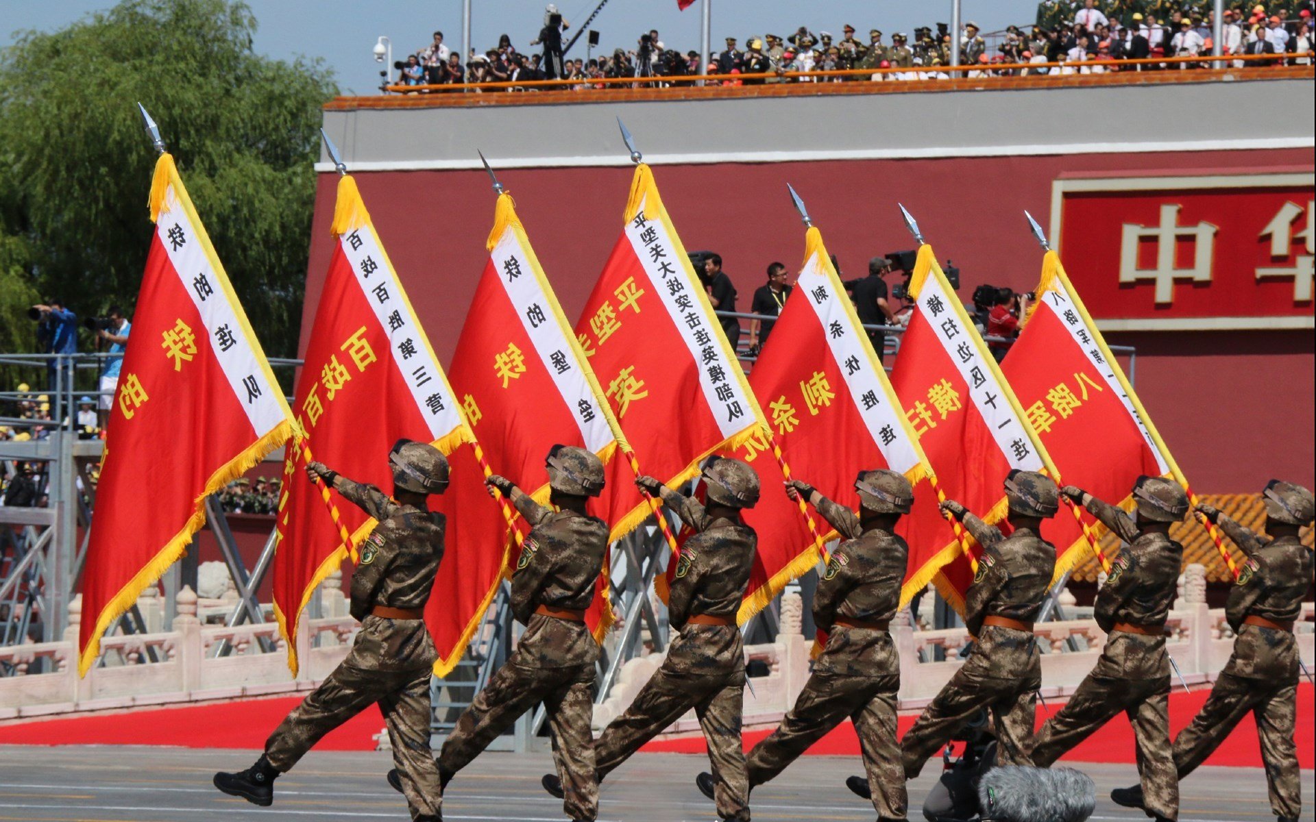 迟暮的诗与效率的尺，当个人传奇遇上集体公式