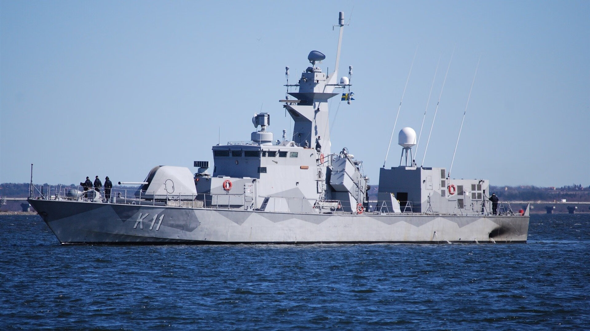 跨界风暴，广东队篮球场碾压森林狼，塔图姆F1街道赛逆袭称王