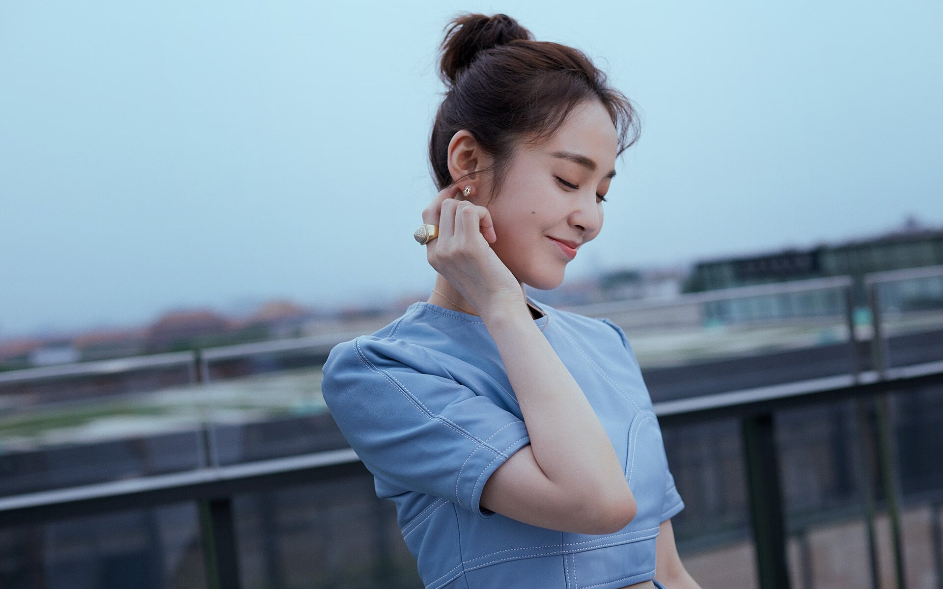 绿茵无界，当喀麦隆的野性撕破伦敦防线，迪巴拉的魔法照耀亚平宁