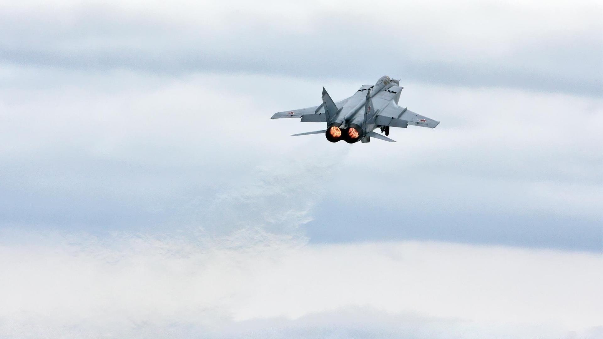 决胜时刻的相似基因,当老鹰一波流与德罗赞接管键同频共振