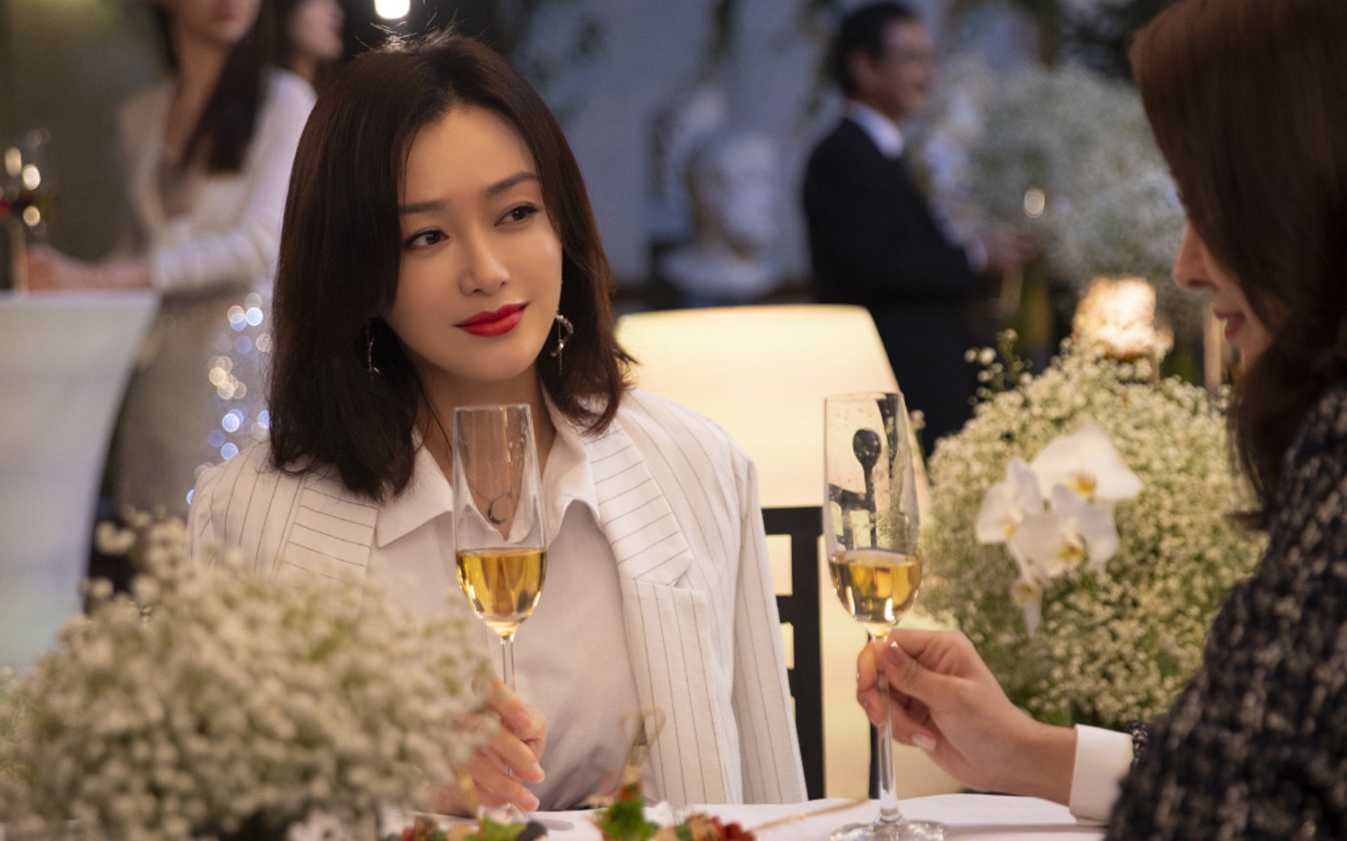 开云体育APP下载-竞速之夜，独行者的双线统治