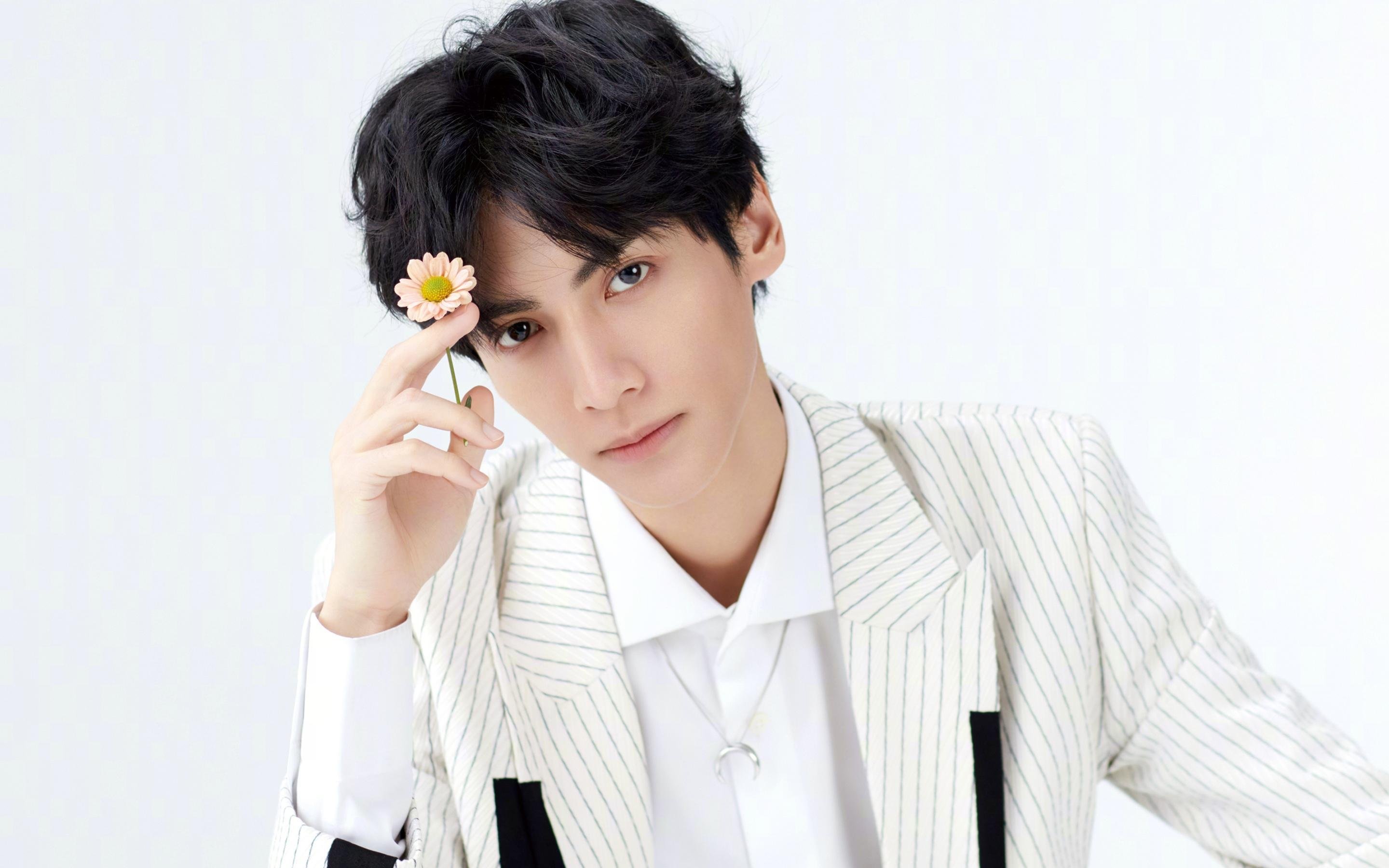 跨界焦点，库里的目光与意甲之夜的暗流