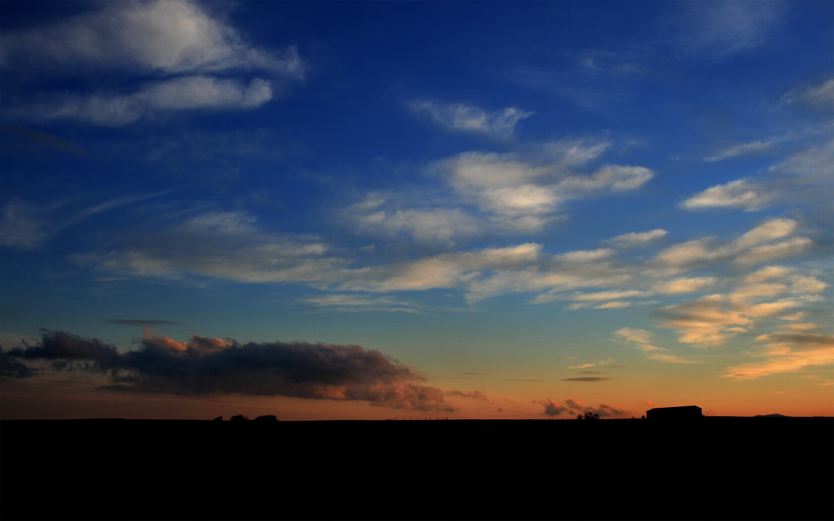 欧冠大戏，维尼修斯独舞定乾坤，里昂铁骑轻取蓝桥证明现代足球真谛